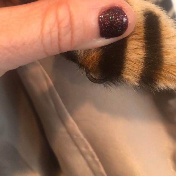 Banana Republic Faux Fur Jacket - Picture 5 of 6